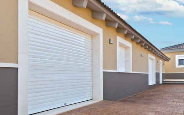 INSTALACIÓN PUERTAS ENROLLABLES EN FUERTEVENTURA